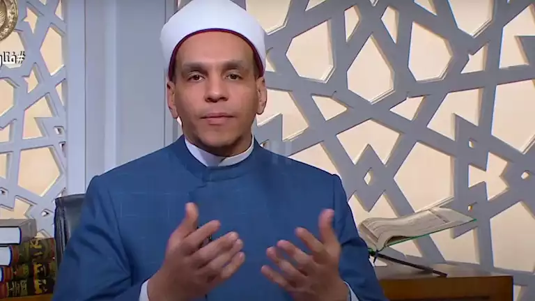 الإفتاء توضح موقف الدين من تأخير الصلاة لمتابعة مباراة كرة القدم