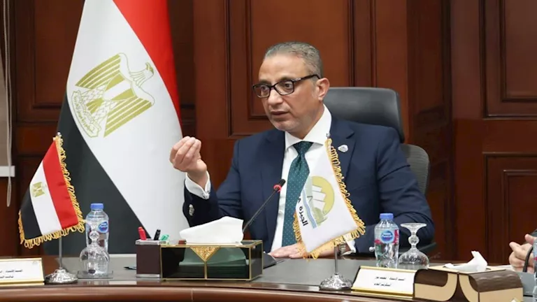 الجيزة تقرر إزالة 55 ألف حالة إشغال.. والمحافظ: سنواجه المخالفات بحزم