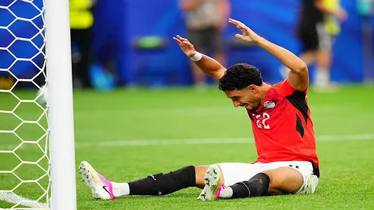 أول رد فعل من عمر مرموش بعد الخروج من كأس العالم 2026