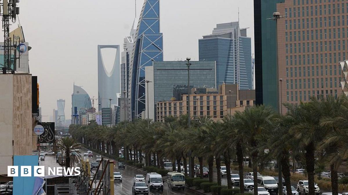 السعودية تُصدر أول تحذيرات من الغارات الجوية لرّياض منذ تصعيد الحوثيين للهجمات