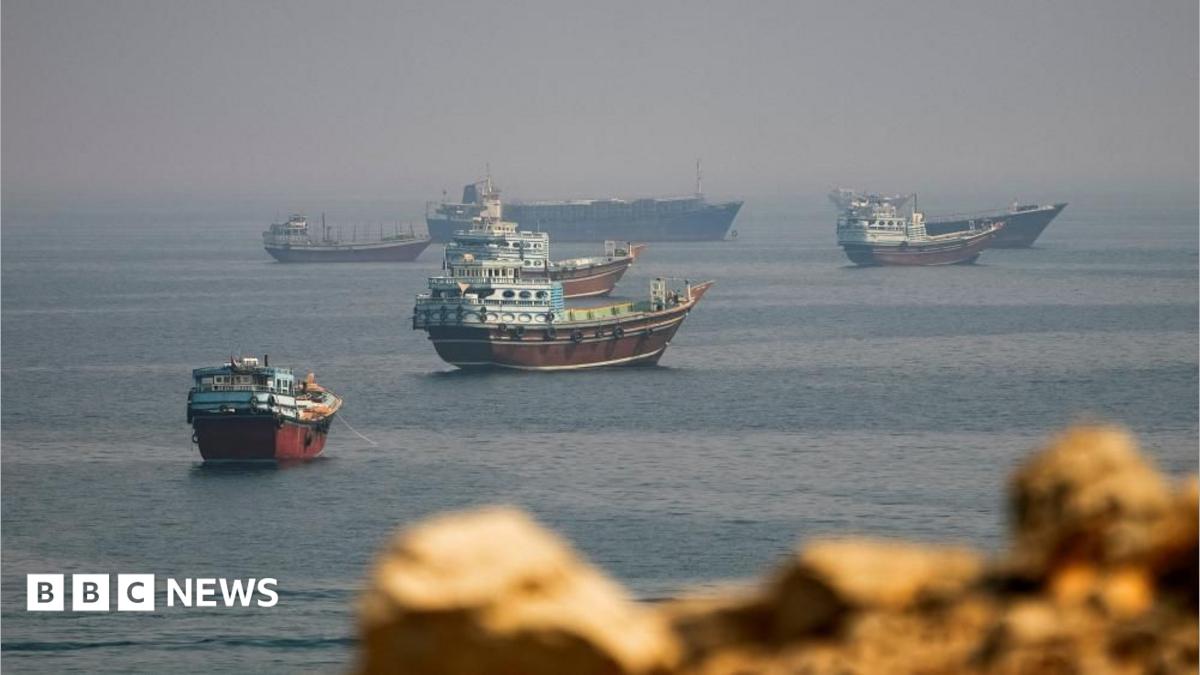 الولايات المتحدة تشن غارات على إيران بعد محاولات اعتداء في مضيق هرمز