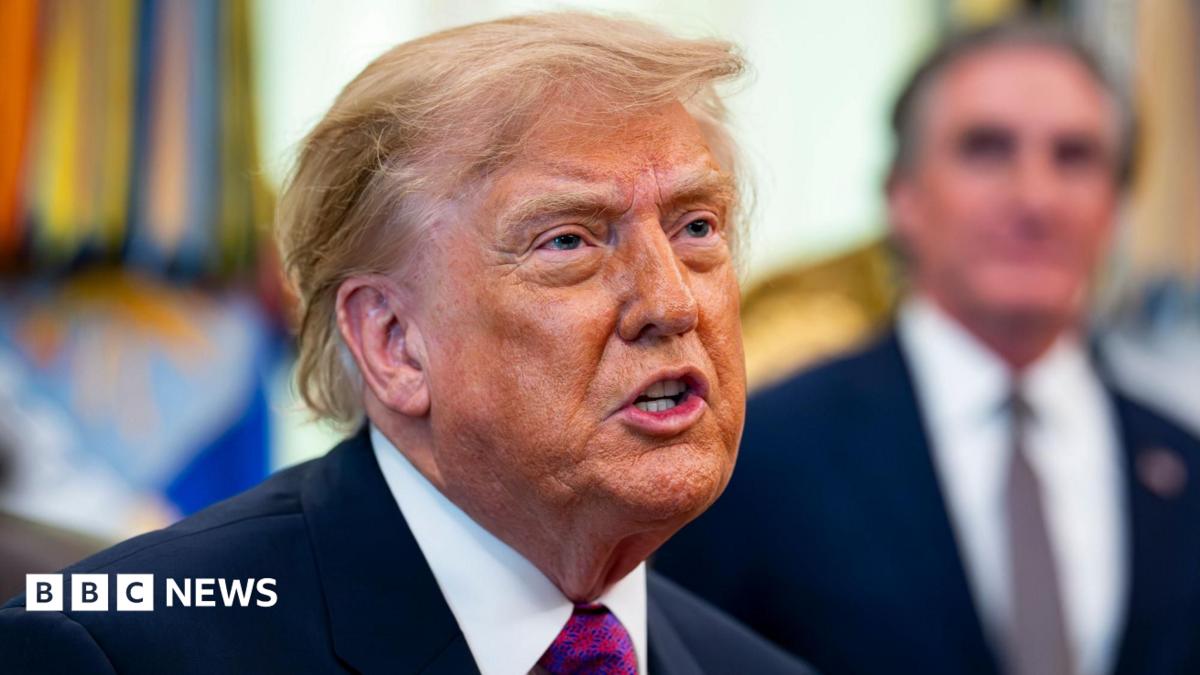"هيلاري كليفز: CNN وMSNOW وPolitico يتحدون حظر البيت الأبيض ضد ترامب بدعوى قضائية"