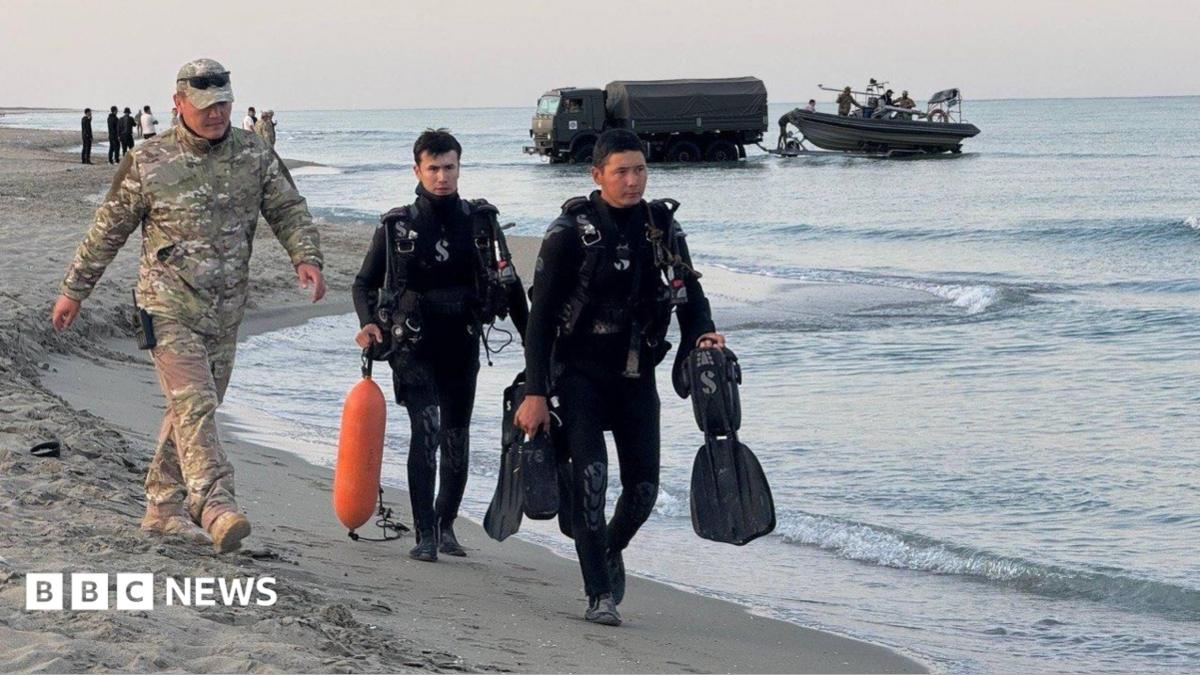 اعتقال مسؤولين كبار في كازاخستان بعد فقدان 14 جنديًا في بحر عاصف