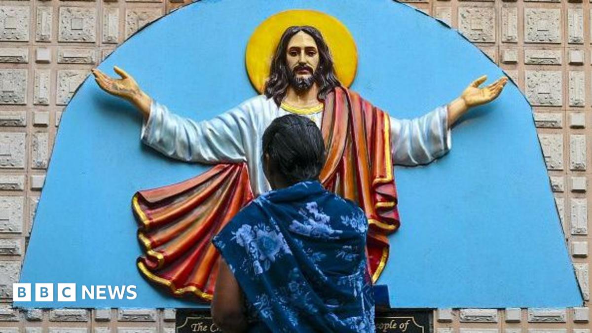 "قانون مكافحة التحويل في ماهاراشترا: كيف يُعيد تشكيل صلوات المسيحيين في الهند؟"