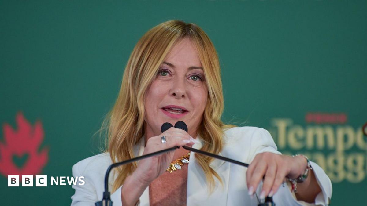 وزراء إيطاليا يتفقون على حظر البوركا والنيقا في المدارس وتحديد عدد الأجانب في الصفوف